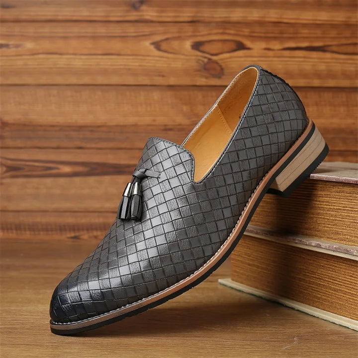 CLASSIC LEATHER TASSEL LOAFERS