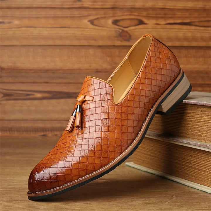 CLASSIC LEATHER TASSEL LOAFERS