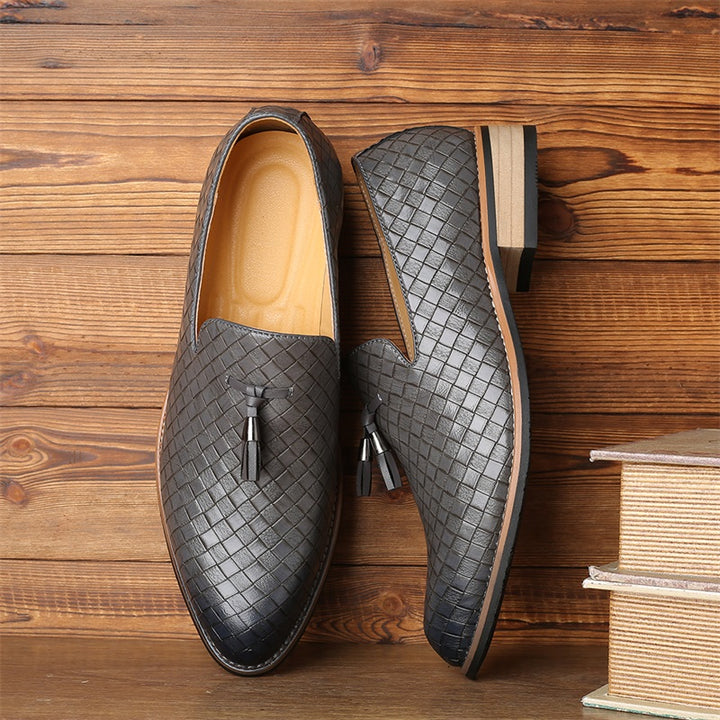 CLASSIC LEATHER TASSEL LOAFERS